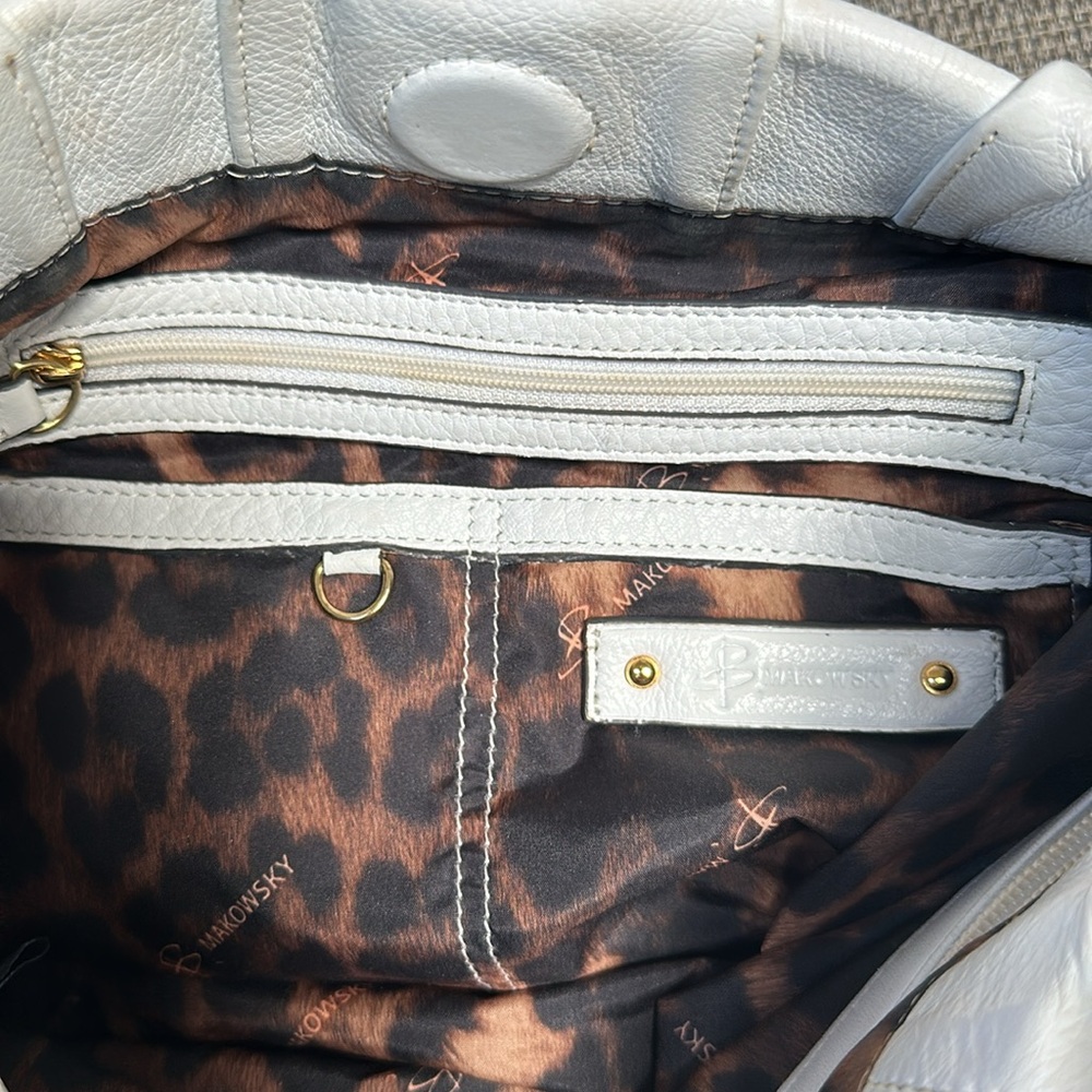 b. Makowsky White Leather Handbag/Satchel - Picture 5 of 16